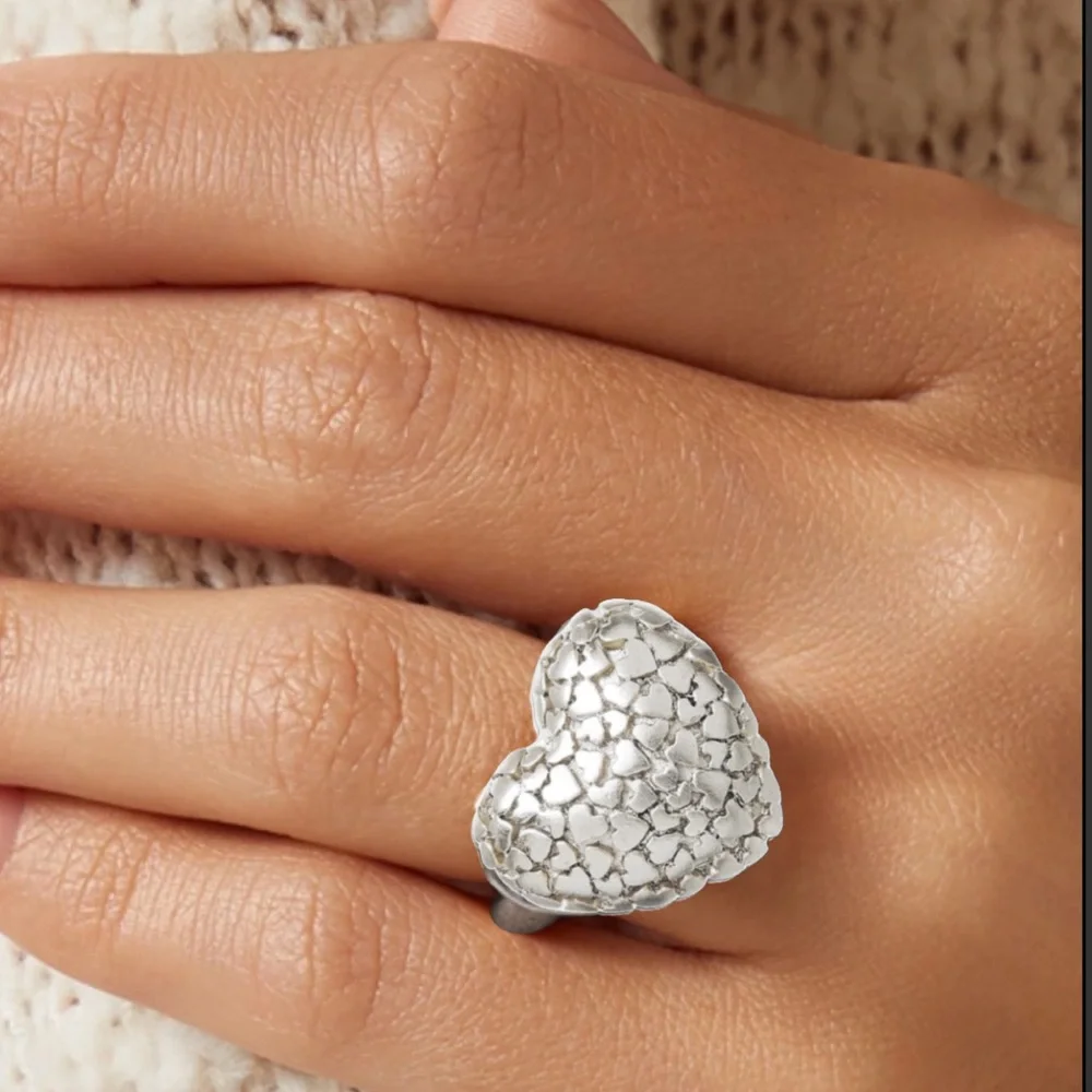 Oscar de la Renta • Rare Cluster Hearts Ring - Heart-shaped silver Toned